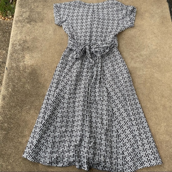 Gal Meets Glam Carson Dress - Picture 5 of 8